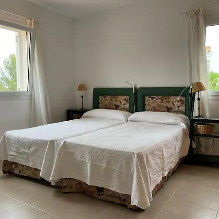 Chalet Nº 3 Coves Noves 度假居 *